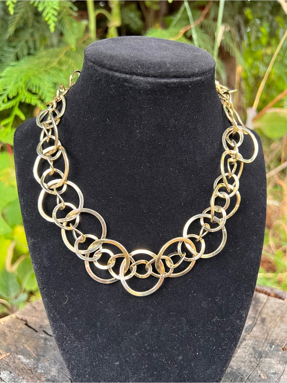 Gold-Tone Interlocking Circle Necklace - Elegant Statement Chain